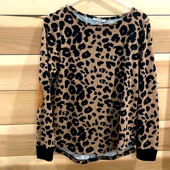 Pink Clover Animal Print Top - Picture 1 of 3
